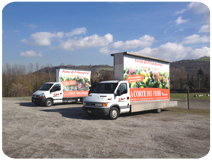 Noleggio camion vela a spostamenti o con autista, posterbus itineranti